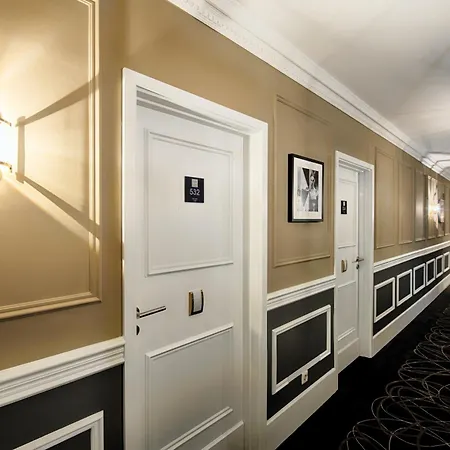 Leonardo Boutique Hotel 4*