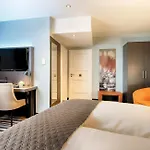 レオナルド ブティック 4*