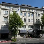 ホテル レオナルド ブティック 4*