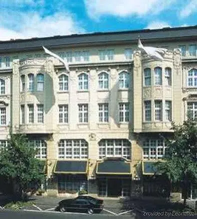Leonardo Boutique 4*