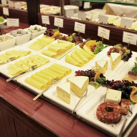 Leonardo Boutique Отель 4*