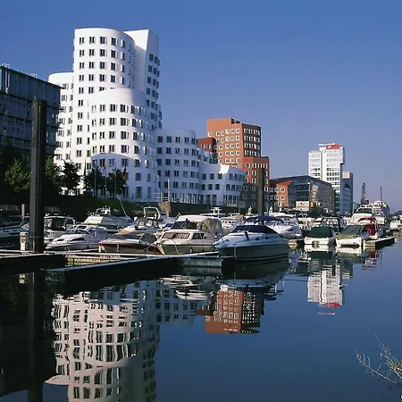Leonardo Boutique Отель 4*