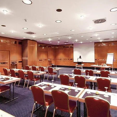 Leonardo Boutique מלון 4*